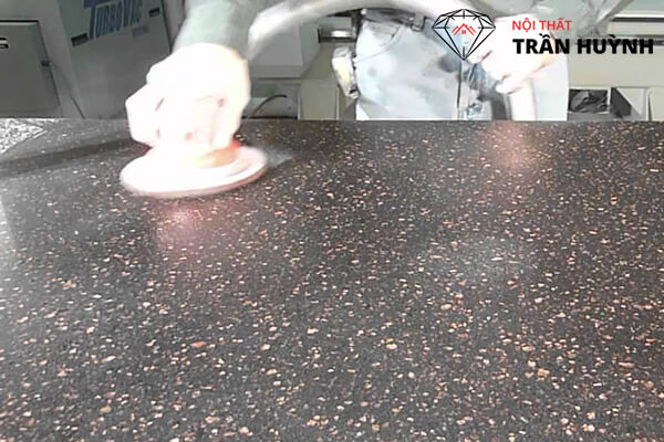 đá nhân tạo bị trầy xước xử lý như thế nào