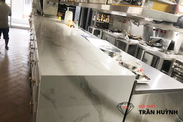 Quầy bar đá nhân tạo Solid surface vân mây