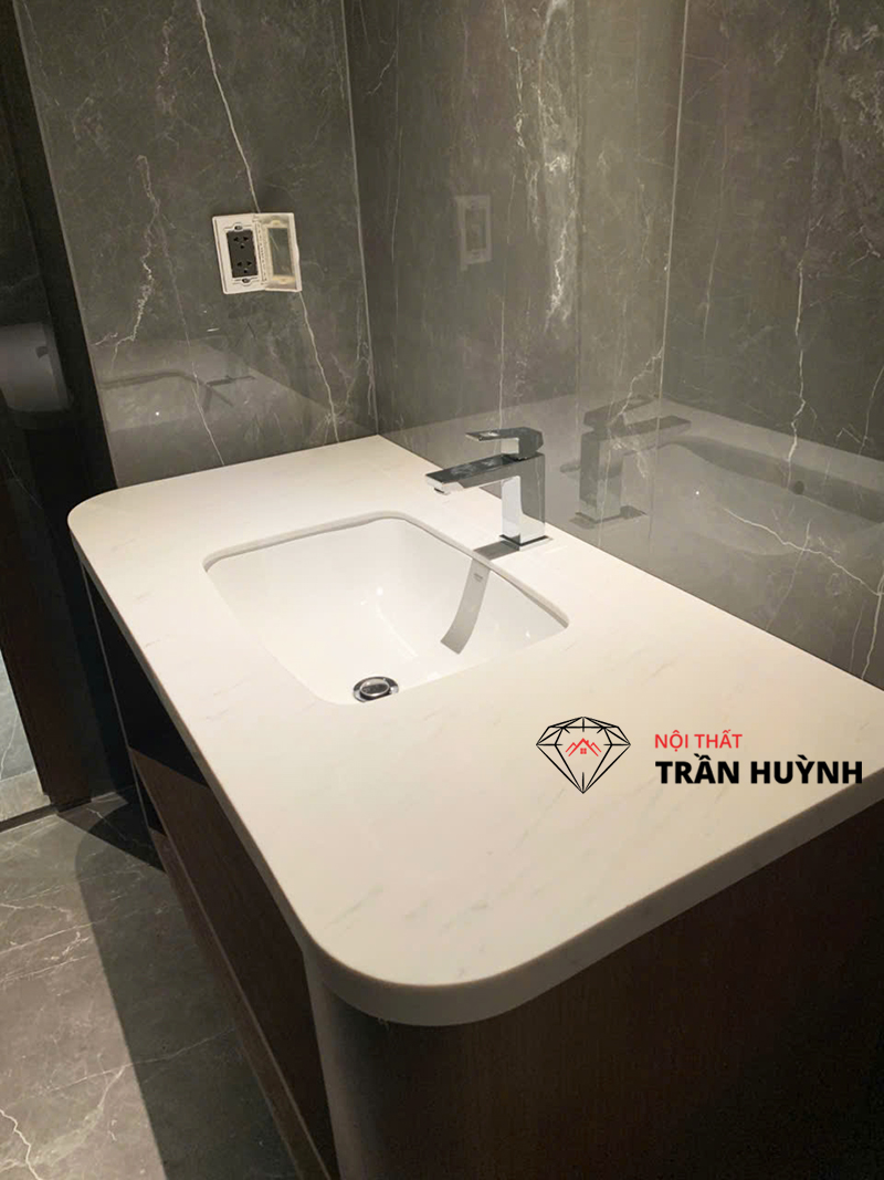 Dự Án Thảo Điền Quận 2: Mặt Bàn Lavabo Đá Vân Mây Sang Trọng