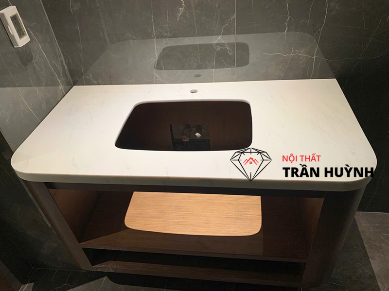 Dự Án Thảo Điền Quận 2: Mặt Bàn Lavabo Đá Vân Mây Sang Trọng