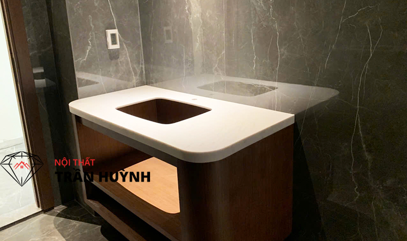 Dự Án Thảo Điền Quận 2: Mặt Bàn Lavabo Đá Vân Mây Sang Trọng