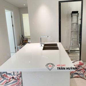 Masteri Quận 9 | Thi Công Mặt Bàn Đảo, Lavabo, Bồn Tắm Bằng Đá Solid Surface – Tinh Tế Từng Chi Tiết