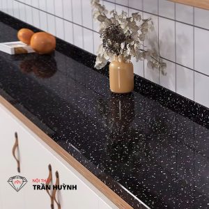 Đá Kim Sa Là Tự Nhiên Hay Nhân Tạo? Giải Đáp Chi Tiết!