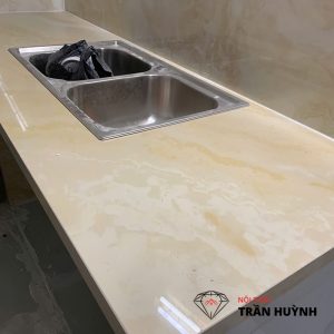 Dự Án Khách Lẻ: Ốp Tường & Mặt Bếp Đá Marble Light Beige – Hẻm 76 Lê Văn Phan, Tân Phú