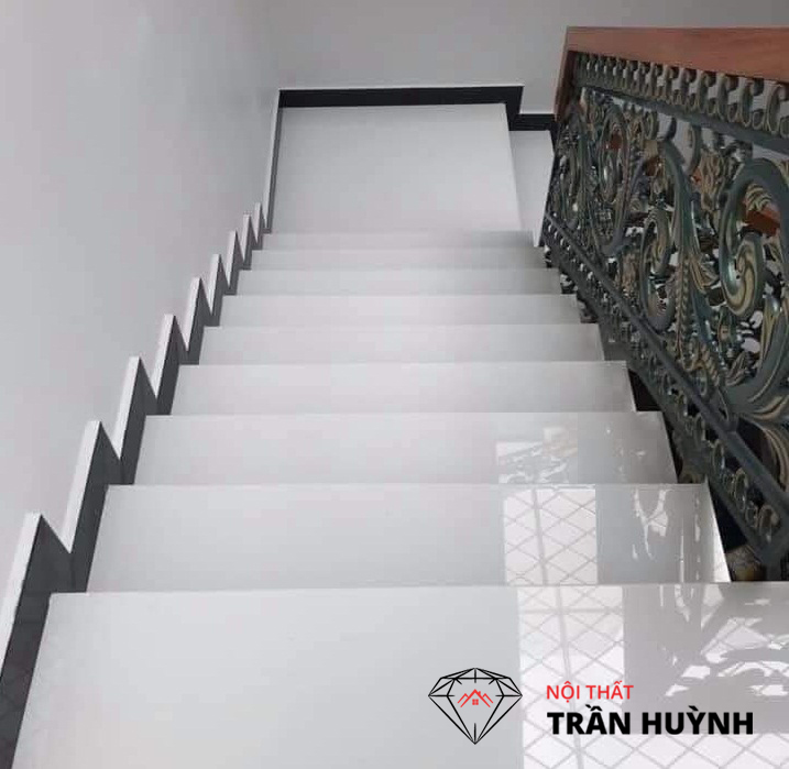 10 Gợi Ý Đá Nhân Tạo Ốp Cầu Thang Đẹp – Bền – Giá Tốt Nhất 2025