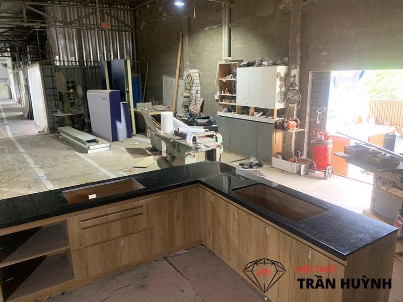 Hình ảnh thực tế Mặt Đá Bếp Đen Kim Sa Trung Tại Hóc Môn