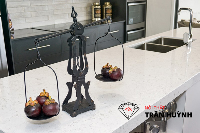 Đá Nhân Tạo Solid Surface Là Gì? Ưu Nhược Điểm & Ứng Dụng Thực Tế