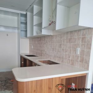 Dự Án Tân Phú: Mặt Bếp Đá Solid Surface Mã C102 Dẫn Đầu Xu Hướng