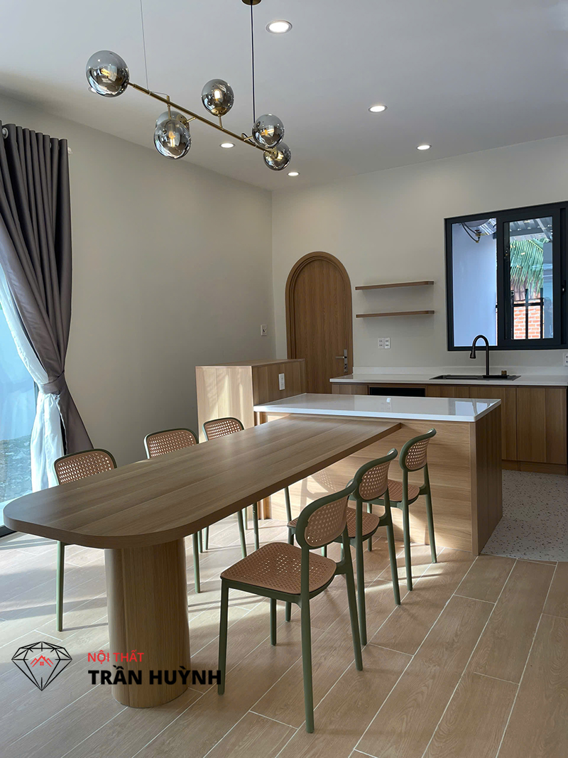 Dự Án Xuân Lộc Đồng Nai: Ốp Mặt Bếp Và Bàn Đảo Bằng Đá Solid Surface Màu Trắng Sang Trọng