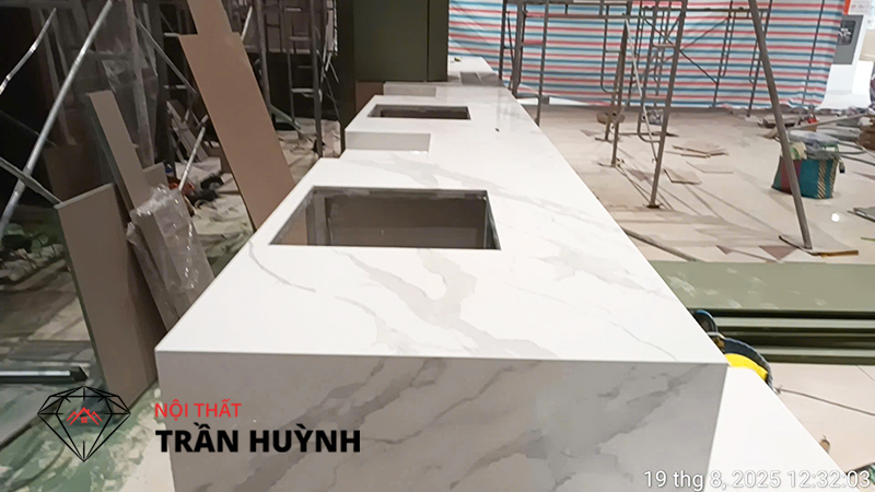 Hình Ảnh thực tế Quầy Bar Đá Nhân Tạo Lamar Vân Mây Tại Aeon Tân An Long An