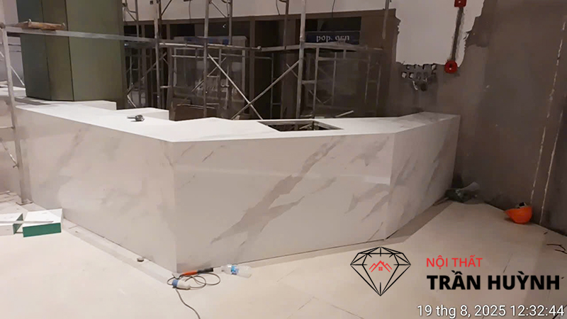 Hình Ảnh thực tế Quầy Bar Đá Nhân Tạo Lamar Vân Mây Tại Aeon Tân An Long An