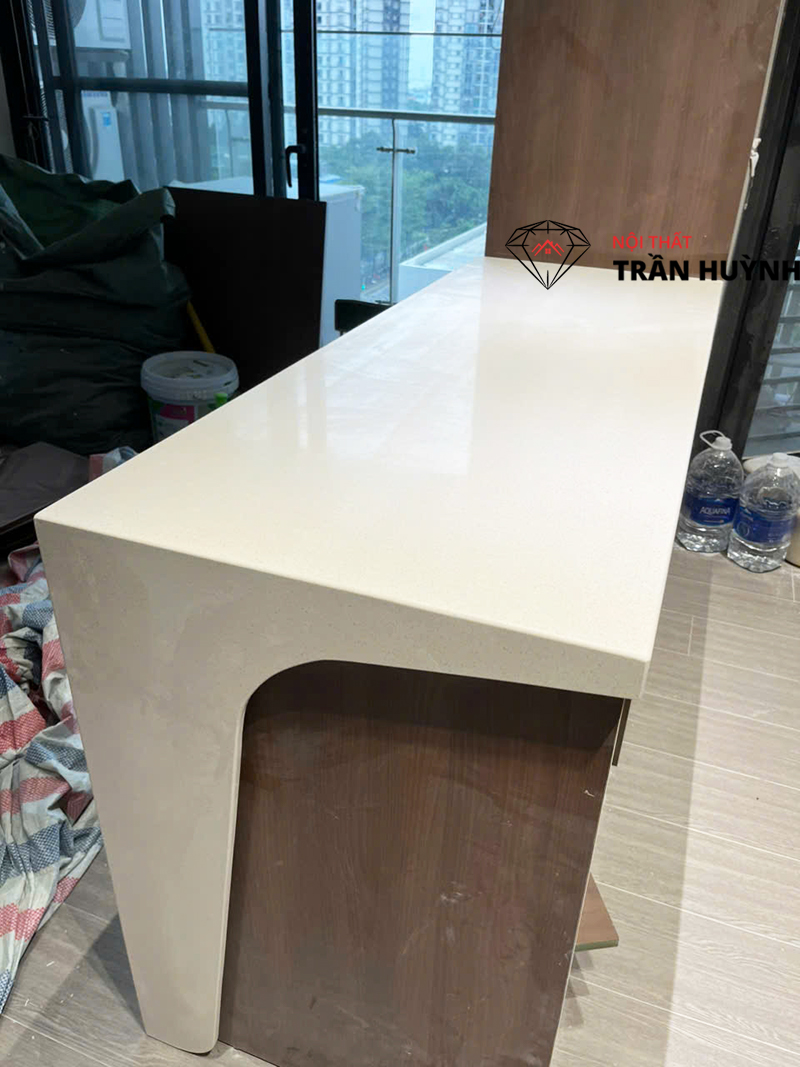 Công Trình Riverside Quận 7: Bộ Đôi Bếp Và Bàn Đảo S106 Sand Cookie Chuẩn Hiện Đại