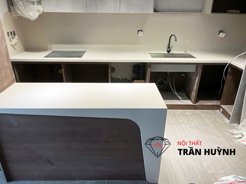Công Trình Riverside Quận 7: Bộ Đôi Bếp Và Bàn Đảo S106 Sand Cookie Chuẩn Hiện Đại