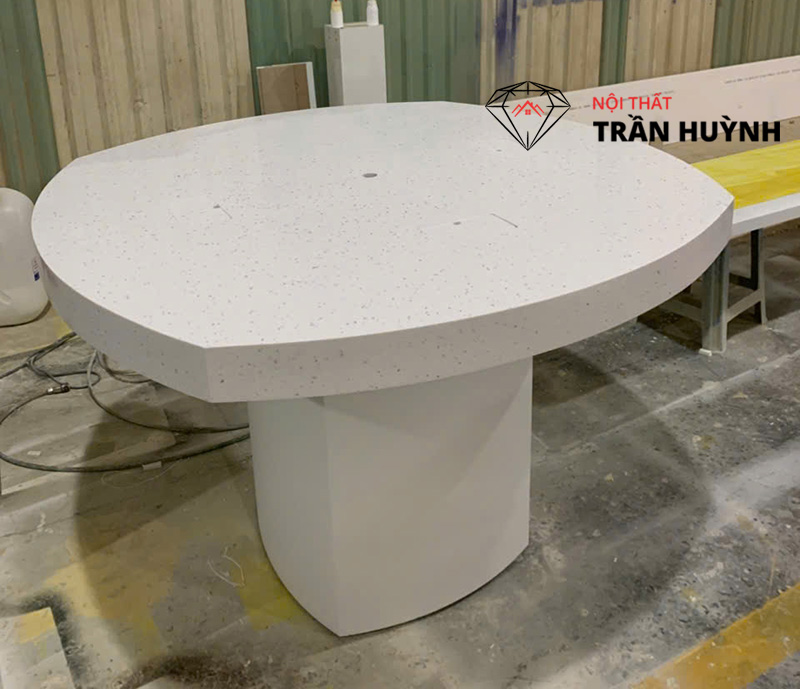 Mặt Bàn Đá Solid Surface CP302 Tại Công Trình Chí Lực Việt