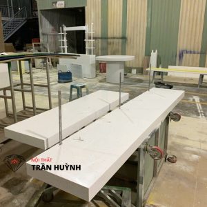 Mặt Bàn Đá Solid Surface CP302 Tại Công Trình Chí Lực Việt