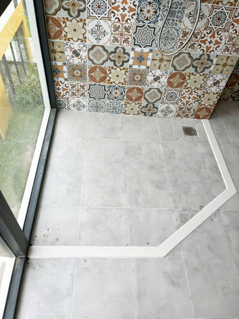 Thi Công Mặt Bếp, Mặt Lavabo Đá Mã C109 Tại Meyhomes Capital Phú Quốc – Dự Án Đẳng Cấp 2025