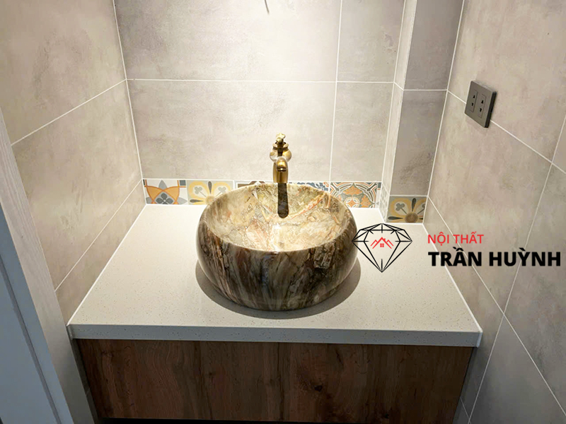 Thi Công Mặt Bếp, Mặt Lavabo Đá Mã C109 Tại Meyhomes Capital Phú Quốc – Dự Án Đẳng Cấp 2025