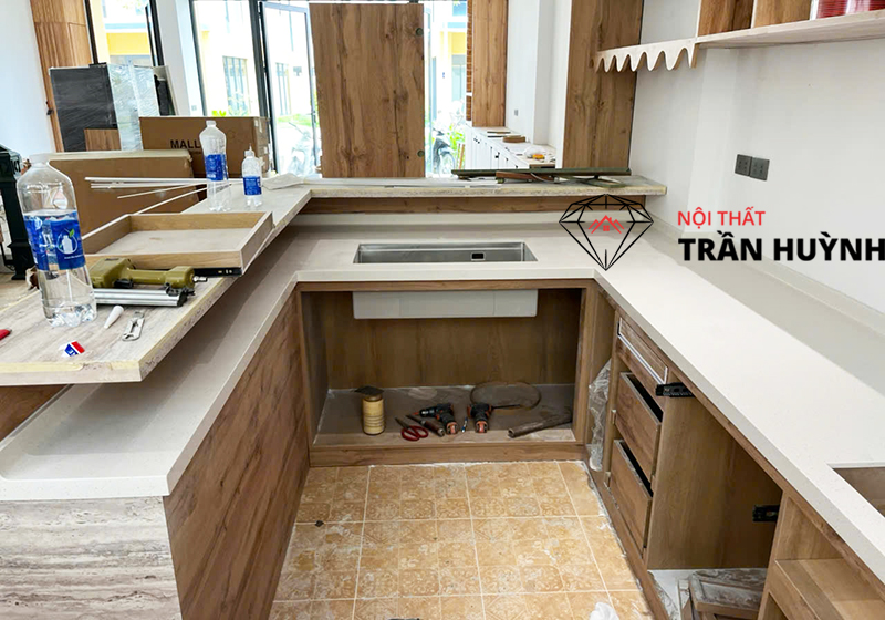 Thi Công Mặt Bếp, Mặt Lavabo Đá Mã C109 Tại Meyhomes Capital Phú Quốc – Dự Án Đẳng Cấp 2025