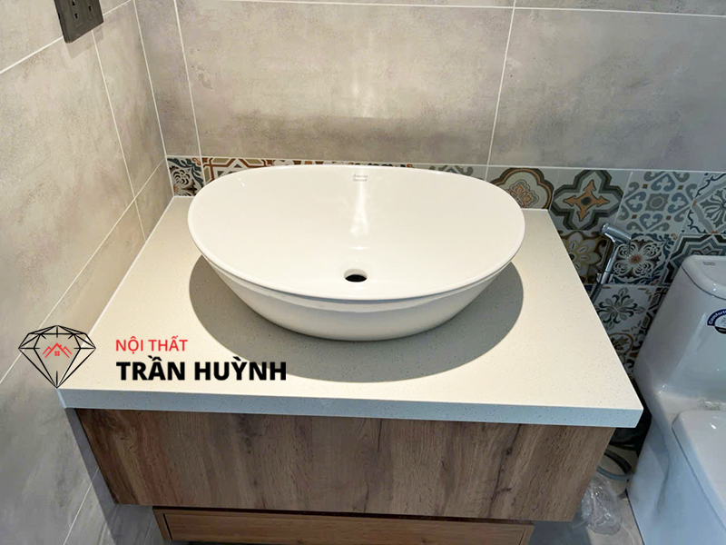 Thi Công Mặt Bếp, Mặt Lavabo Đá Mã C109 Tại Meyhomes Capital Phú Quốc – Dự Án Đẳng Cấp 2025