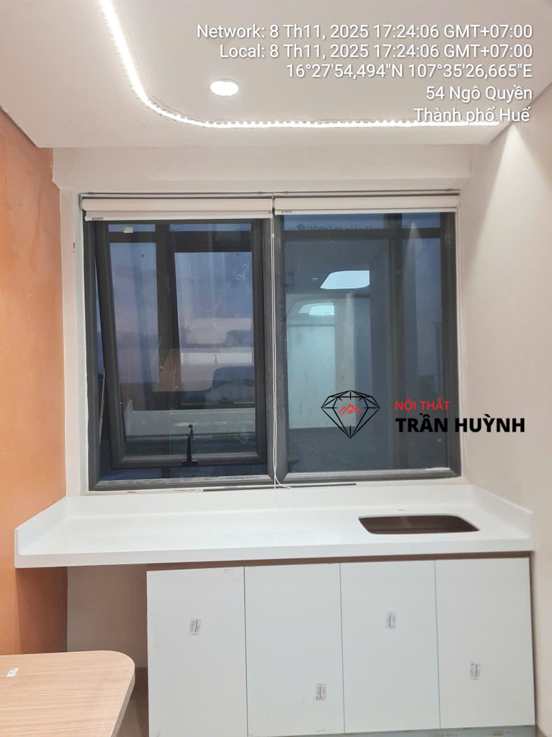 Thi Công Đá Solid Surface Tại Bệnh Viện Quốc Tế Huế – Hoàn Thiện Quầy Lễ Tân, Mặt Bếp & Lavabo Hiện Đại