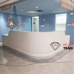 Thi Công Đá Solid Surface Tại Bệnh Viện Quốc Tế Huế – Hoàn Thiện Quầy Lễ Tân, Mặt Bếp & Lavabo Hiện Đại