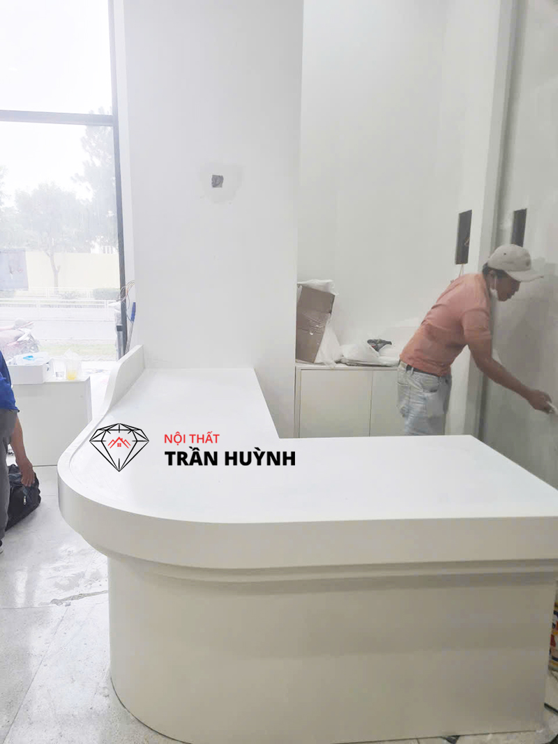 Dự Án 204 Nguyễn Lương Bằng – Thi Công Đá Solid Surface Cho Quầy Lễ Tân, Mặt Bếp, Lavabo