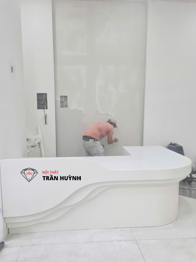 Dự Án 204 Nguyễn Lương Bằng – Thi Công Đá Solid Surface Cho Quầy Lễ Tân, Mặt Bếp, Lavabo