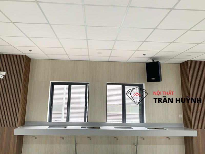 Lavabo Treo Tường Đá Solid Surface Tại KCN Long An