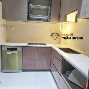 Hoàn Thiện Thi Công Mặt Bàn Bếp Đá Solid Surface Tại Bình Tân – Không Gian Bếp Gọn Gàng, Sang Trọng
