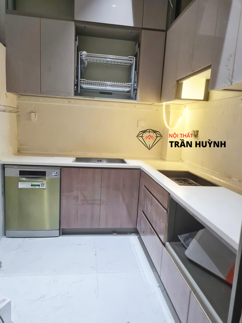 Hình ảnh thi công thực tế dự án Mặt Bàn Bếp Đá Solid Surface Tại Bình Tân