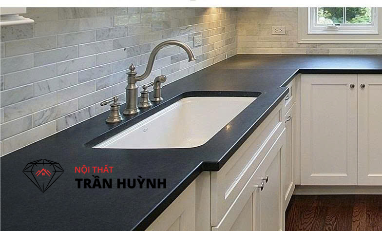 Đá Solid Surface Màu Đen – Vẻ Đẹp Mạnh Mẽ Cho Thiết Kế Đương Đại