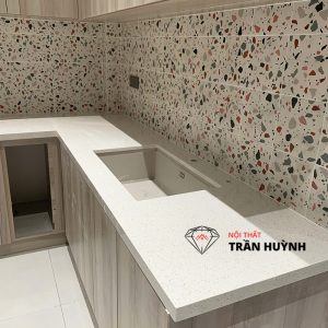 Hoàn Thiện Bếp Đá Kim Sa Trắng Tại Linh Đông – Thủ Đức | Giải Pháp Nâng Tầm Không Gian Bếp