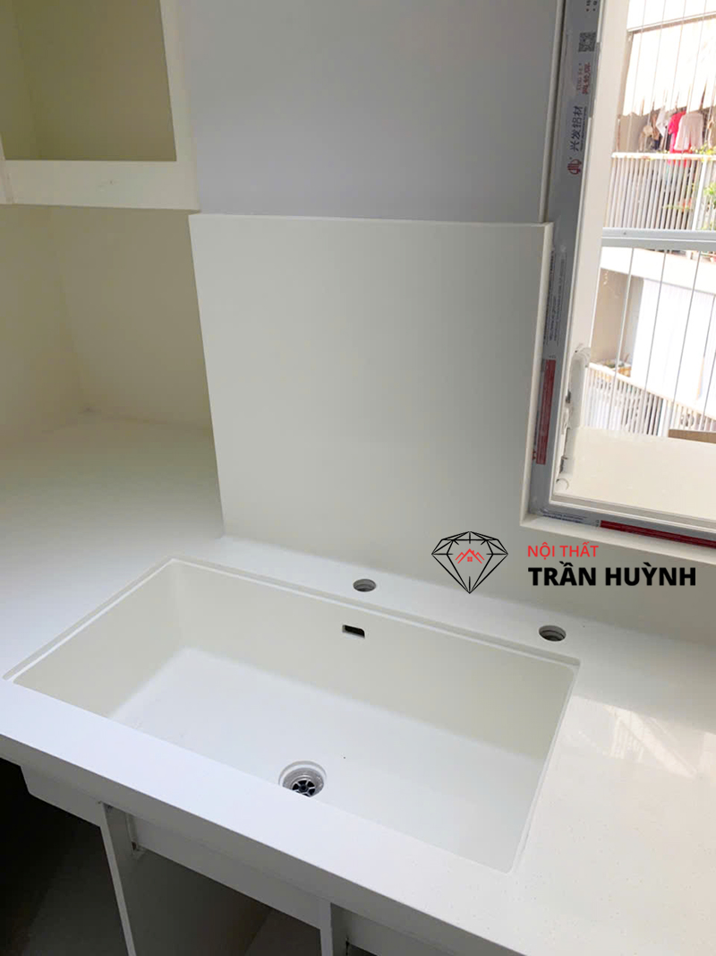 Chung Cư Hà Đô Nguyễn Văn Công – Thi Công Đá Solid Surface Mặt Bếp, Lavabo, Bàn Trang Điểm Cao Cấp