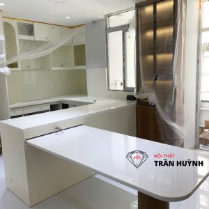 Chung Cư Hà Đô Nguyễn Văn Công – Thi Công Đá Solid Surface Mặt Bếp, Lavabo, Bàn Trang Điểm Cao Cấp