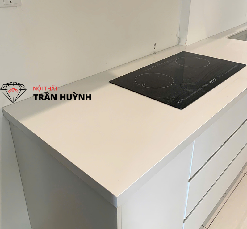 Thi Công Mặt Bếp Đá Trắng Lamar Trơn Tại Căn Hộ S6.01 – Vinhomes Grand Park