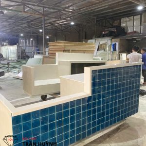 Dự Án Gia Công Quầy Lễ Tân Đá Solid Surface Tại Xuân Thới Thượng – Nhận Thiết Kế Theo Yêu Cầu